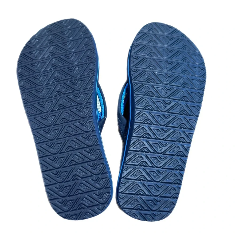 REEF Kids Ahi Flip Flops Size 2/3 Navy Blue Stripe Sandals NWT Boys